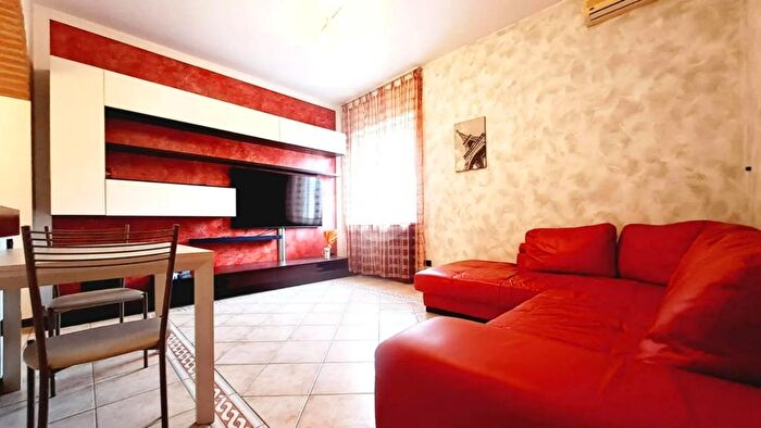 Appartamento trilocale in vendita in Via Luigi Einaudi, Voghera