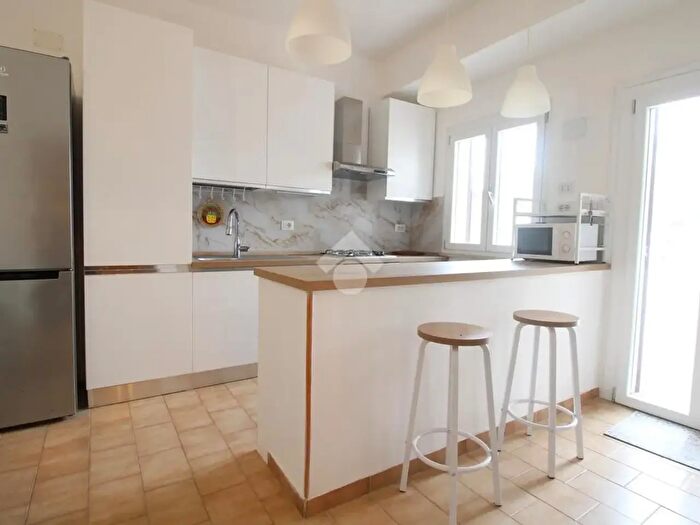 Casa quadrilocale in vendita in Via Dora Baltea, Pomezia