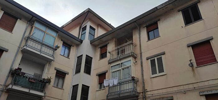 Appartamento con 5 locali in vendita in Largo Giuseppe Patricolo, Acireale