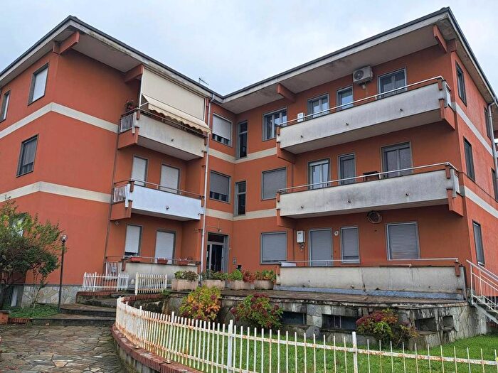 Appartamento trilocale in affitto in Strevi