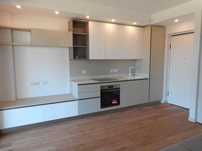Appartamento monolocale in affitto in Via Gaetano Crespi, Rubattino, Milano