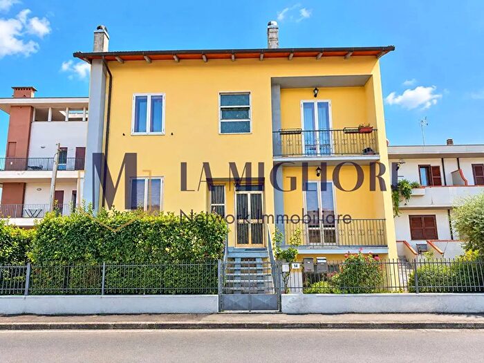 Appartamento con 5 locali in vendita in Montemurlo