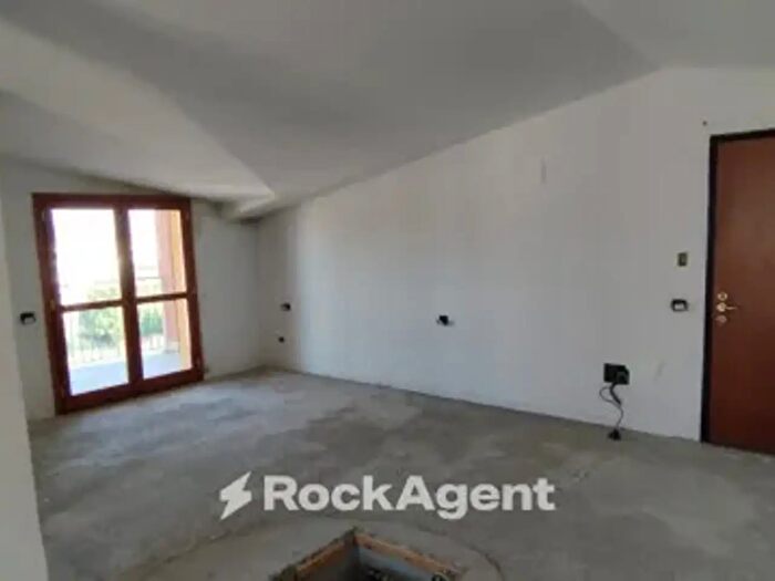 Casa bilocale in vendita in Via Olga Mandelli, Vaprio DAdda