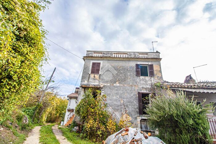 Casa con 5 locali in vendita in Via dei Casali, Vacone