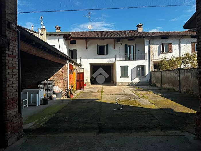 Casa con 5 locali in vendita in Via Dossello, Pralboino