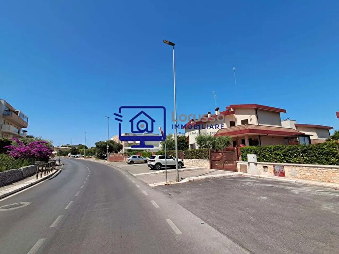Casa con 8 locali in vendita in Castellana Grotte