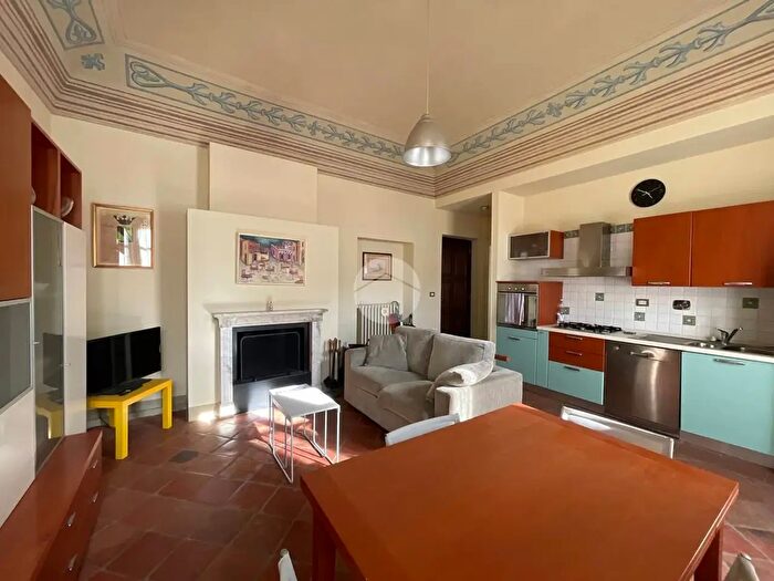 Appartamento trilocale in vendita in Via San Pietro, Cherasco