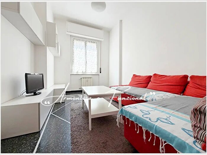 Appartamento con 5 locali in vendita in Via Tortosa, Genova