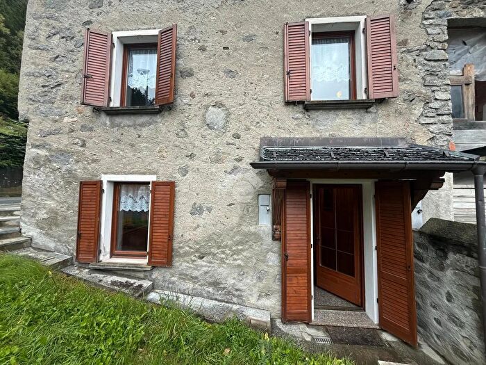 Appartamento quadrilocale in vendita in Via Breno, Valdisotto