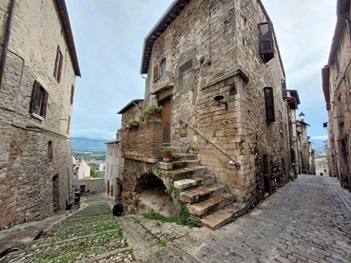 Appartamento quadrilocale in affitto in Via Marcellina, Centro, Narni