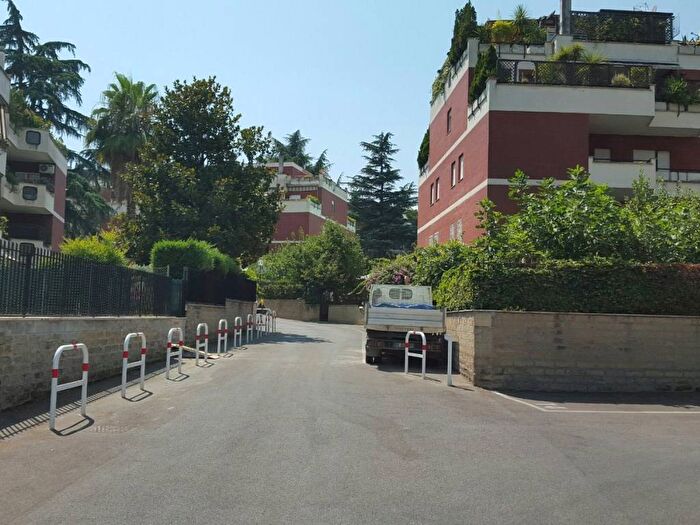 Appartamento trilocale in affitto in Via di Santa Maria della Speranza, Nuovo Salario, Roma