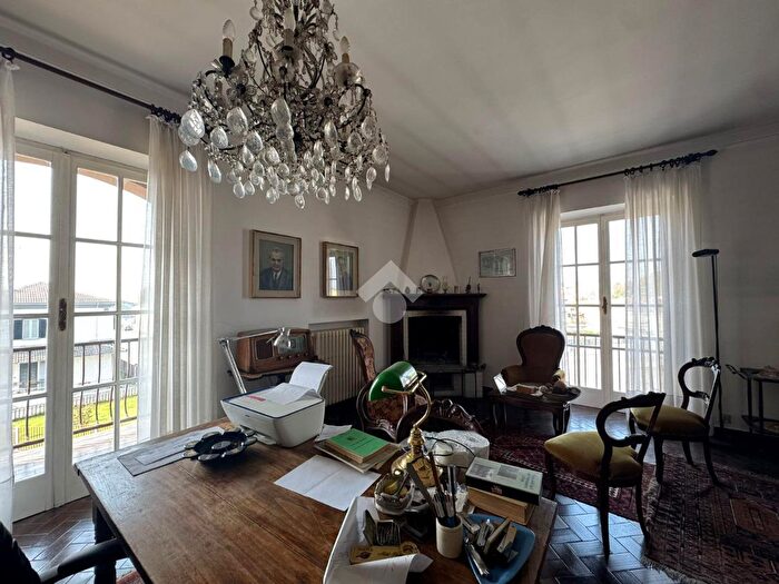 Appartamento quadrilocale in vendita in Via Trino, Vercelli