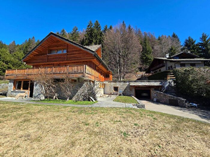 Appartamento con 5 locali in affitto in Chemin des Chalets, Verrand, Prèsaintdidier