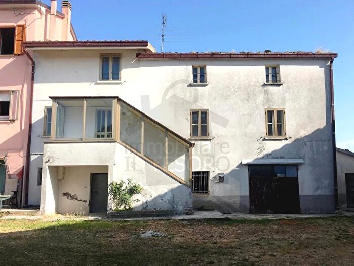 Casa con 12 locali in vendita in Pietrarubbia Pu, Pietrarubbia
