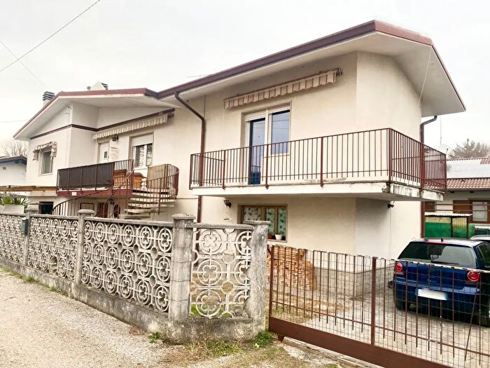 Casa con 5 locali in vendita in Ronchi Dei Legionari