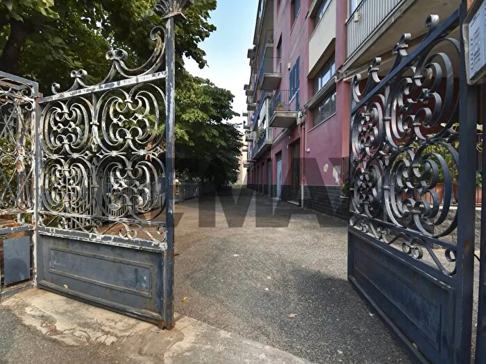 Appartamento con 6 locali in vendita in Via Piazza Dante, Acireale