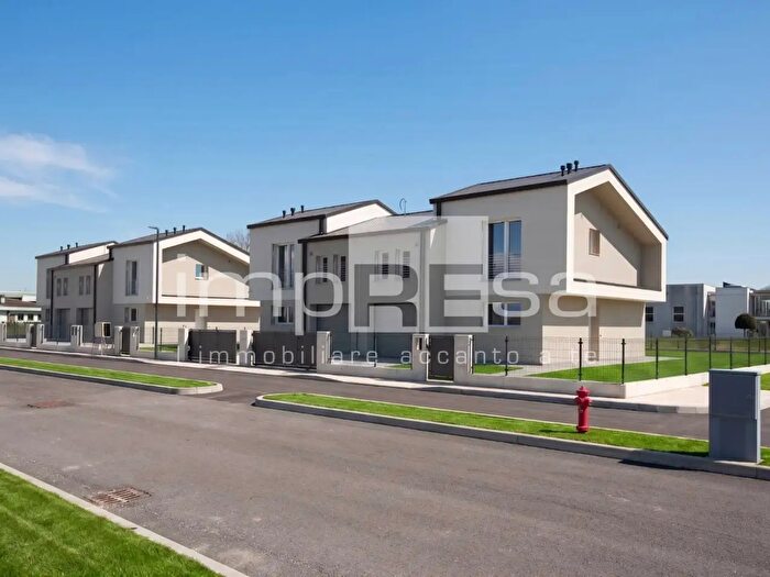 Case in Vendita e in Affitto - 3