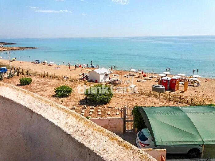 Casa con 8 locali in vendita in Strada Consortile, Noto