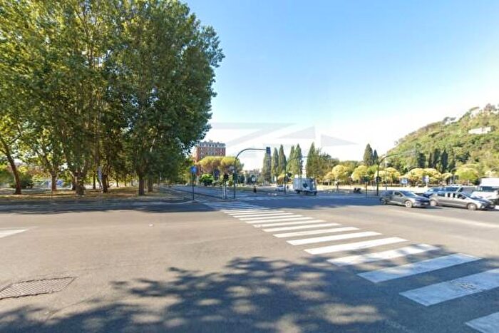 Appartamento quadrilocale in vendita in Lungotevere della Vittoria, Roma