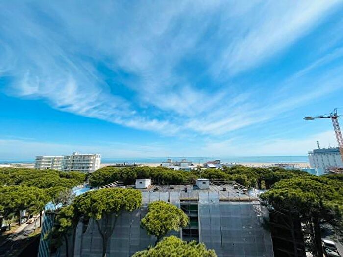 Appartamento trilocale in vendita in Viale Giosuè Carducci, Comacchio