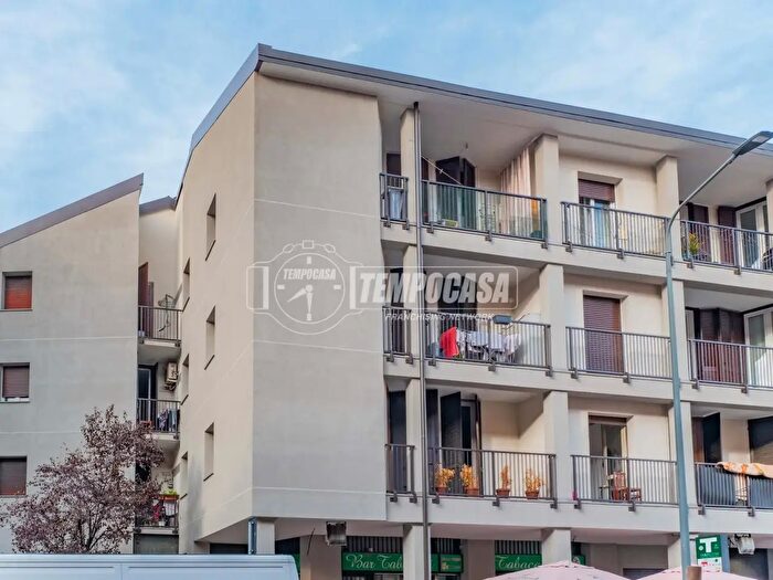 Appartamento trilocale in vendita in Via Val Trompia, Milano