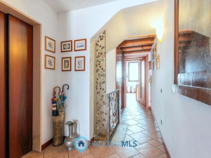 Appartamento con 5 locali in vendita in Via Roma, Padova