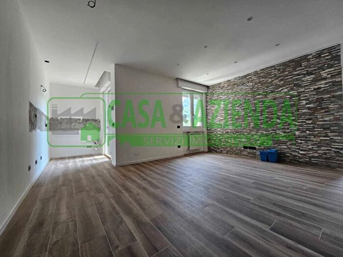 Appartamento bilocale in vendita in Via Pio XI, Como