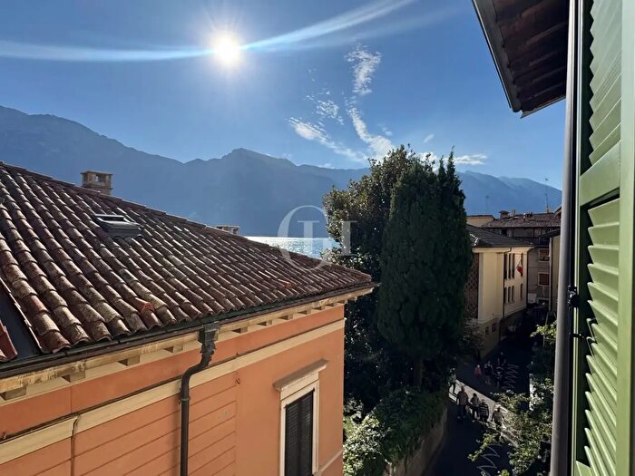 Appartamento bilocale in vendita in Via Concordia, Limone Sul Garda