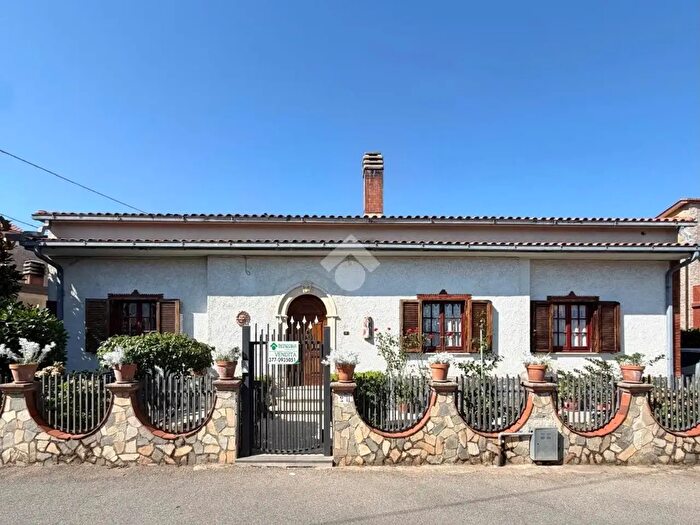 Casa quadrilocale in vendita in Via Benito Aloisi, Cosenza