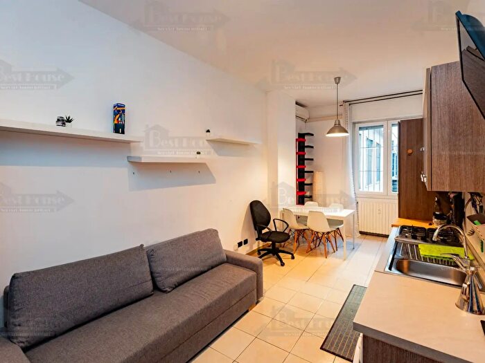 Appartamento bilocale in affitto in Via Cambiasi, Milano