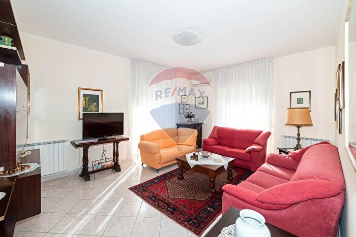 Appartamento trilocale in vendita in Via SantAntonio Abate, Misterbianco