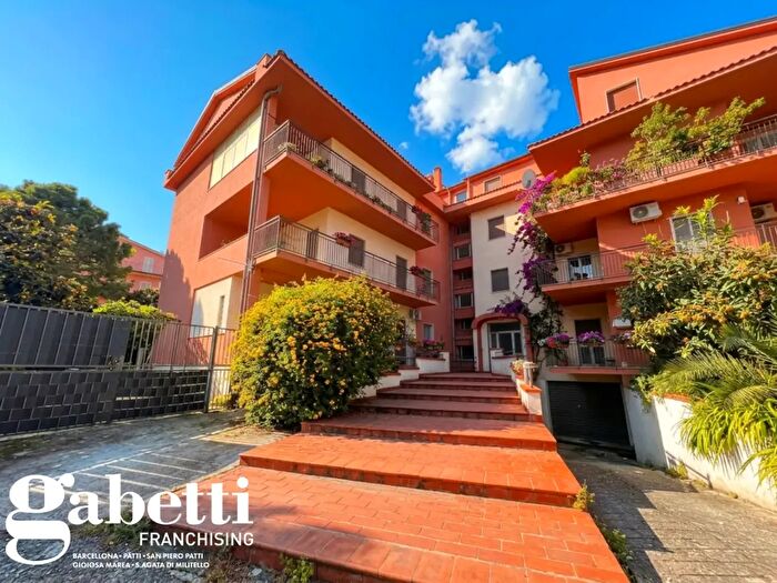 Appartamento con 5 locali in vendita in Cda Capita, SantAgata Di Militello