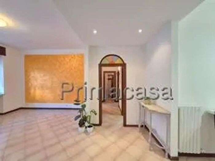 Appartamento trilocale in affitto in Via Don Enrico Girardi a, Verona