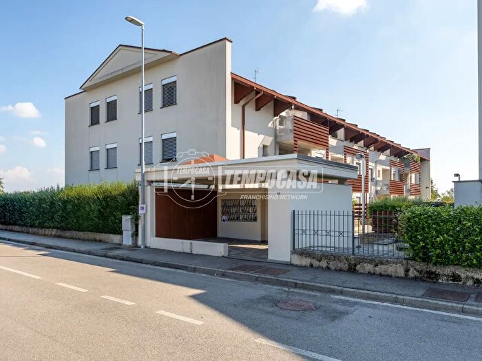 Appartamento bilocale in vendita in Brignano Gera D'Adda