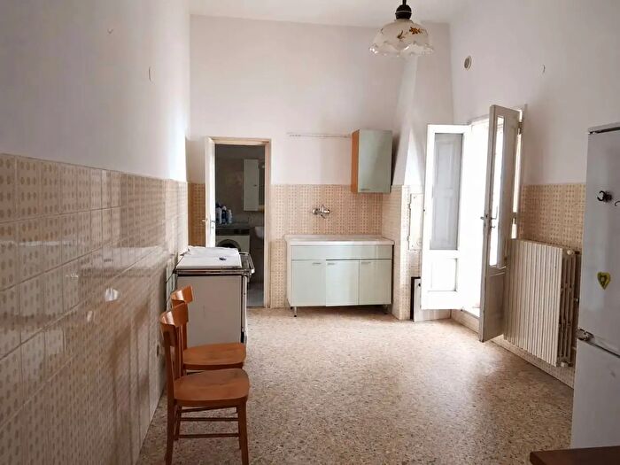 Casa trilocale in vendita in Via Cazzolla, Bitonto