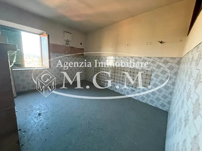 Casa con 12 locali in vendita in Santa Maria A Monte