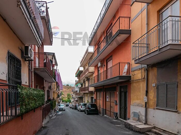 Appartamento quadrilocale in vendita in Via della Roncola, Catania