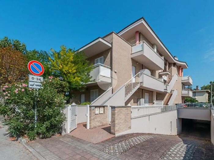 Appartamento trilocale in vendita in Via Vittorio Veneto, Colli al Metauro