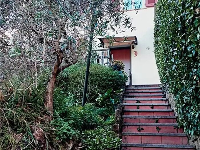 Casa trilocale in vendita in Luni