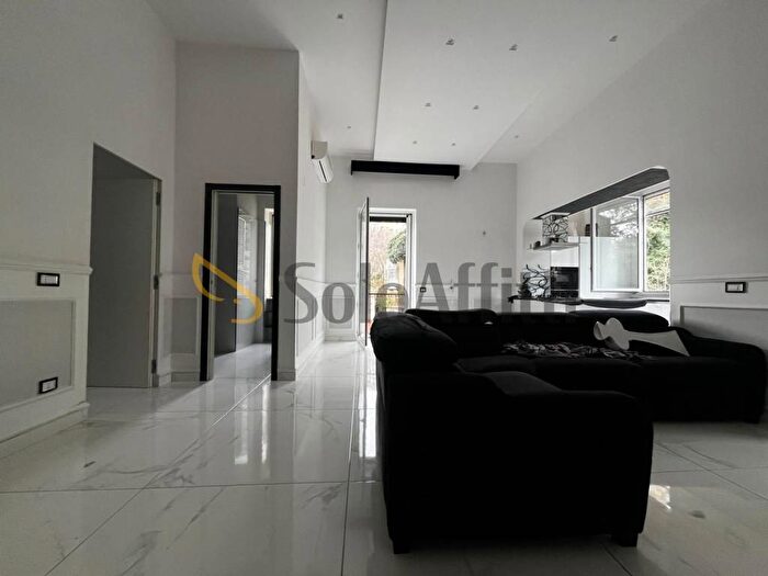 Appartamento trilocale in affitto in Corso Vittorio Emanuele, Monte Santo, Napoli