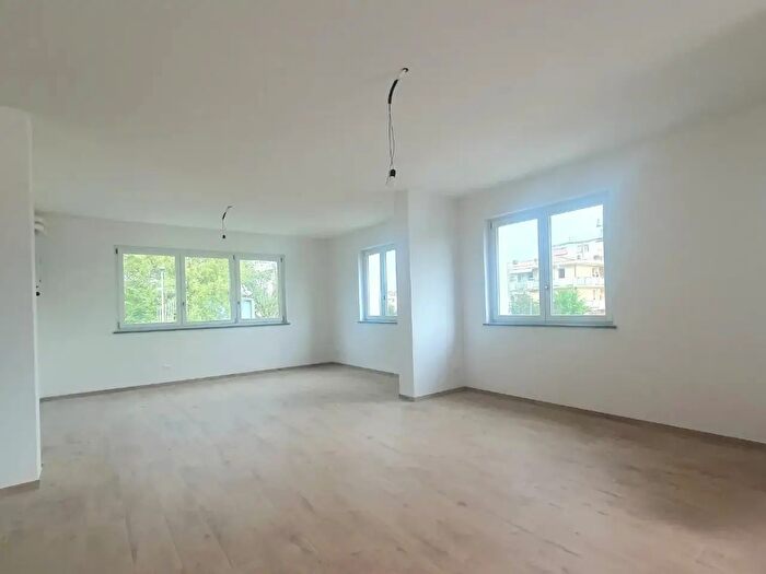 Appartamento con 5 locali in vendita in Meassino, Lucca