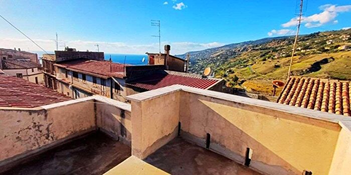 Appartamento con 9 locali in vendita in Corso S Benedetto, Cetraro