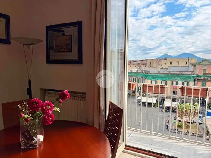 Appartamento quadrilocale in vendita in Vico Mastellone, Napoli