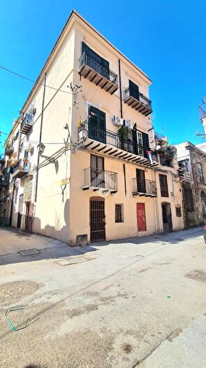 Appartamento con 5 locali in vendita in Vicolo delle Api, Palermo