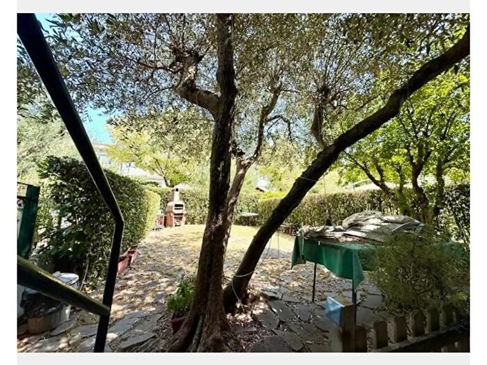 Casa con 6 locali in vendita in Sesto Fiorentino