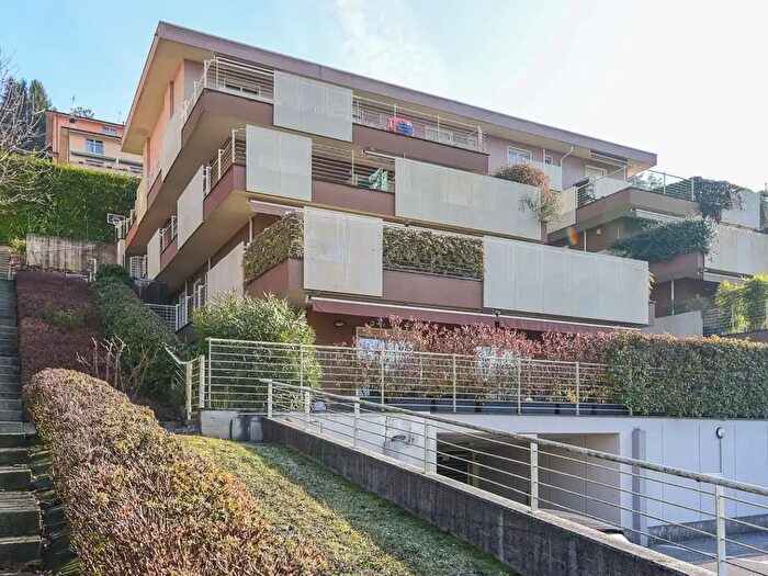 Appartamento bilocale in affitto in Via degli Alpini, Lipomo