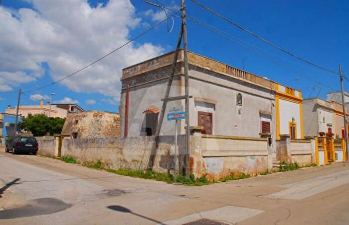 Casa trilocale in vendita in Via Eritrea, Gagliano Del Capo