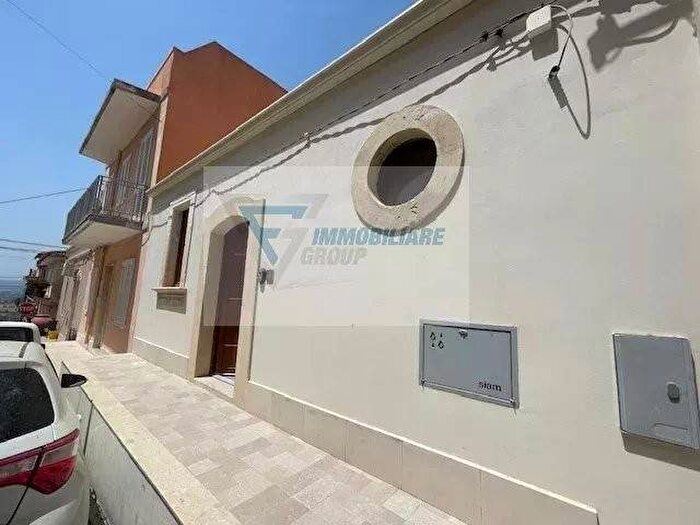 Casa bilocale in affitto in Via Leone, Belvedere Tremmilia, Siracusa