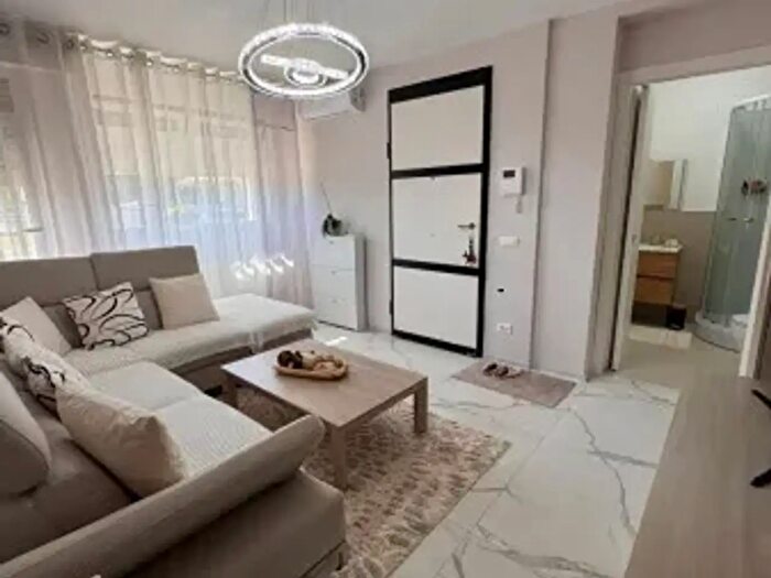 Appartamento quadrilocale in vendita in Viale Nerone, Anzio
