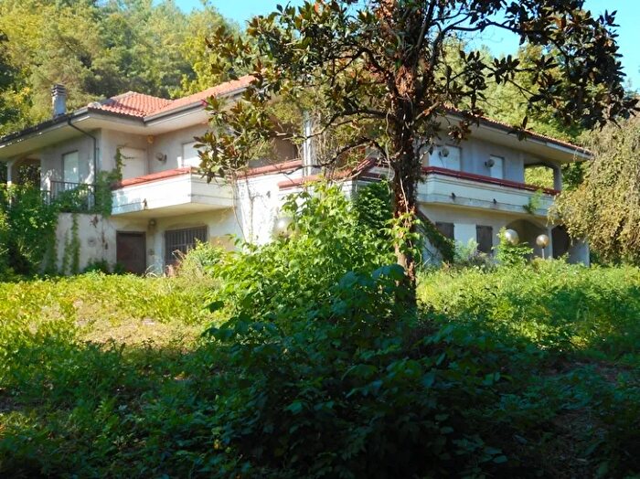 Casa con 6 locali in vendita in Villamiroglio